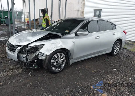 2017 Nissan Altima 2.5 S z USA, uszkodzony, nr VIN 1N4AL3AP1HC472040